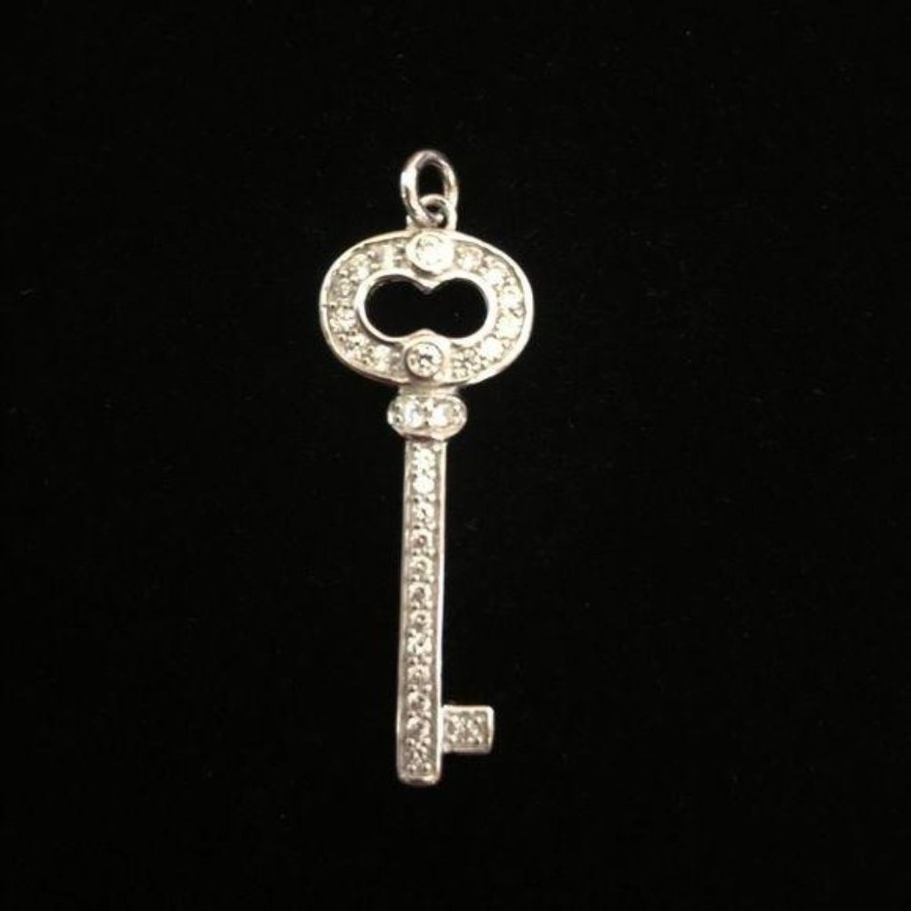 925 Sterling Silver Cubic Zirconia Key Pendant Love Key to my Heart Sweetheart